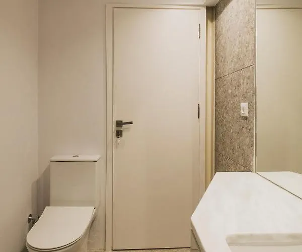 דירה Sun-splashed Stylish Flat, Steps To Old Town חאניה