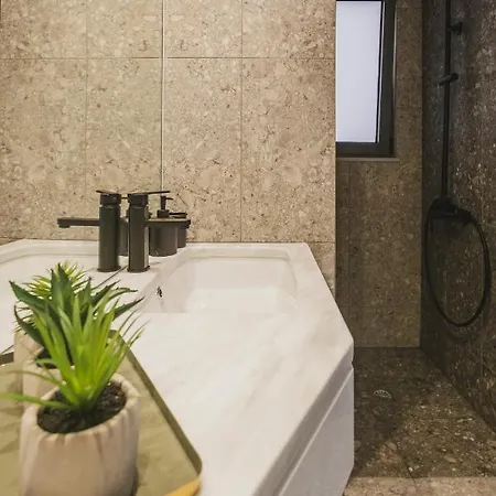 Sun-splashed Stylish Flat, Steps To Old Town