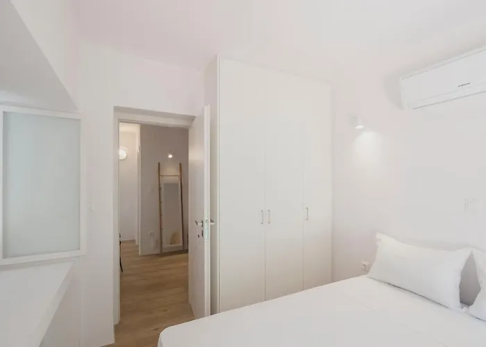 Sun-splashed Stylish Flat, Steps To Old Town Apartman Hriszí Aktí Haniá