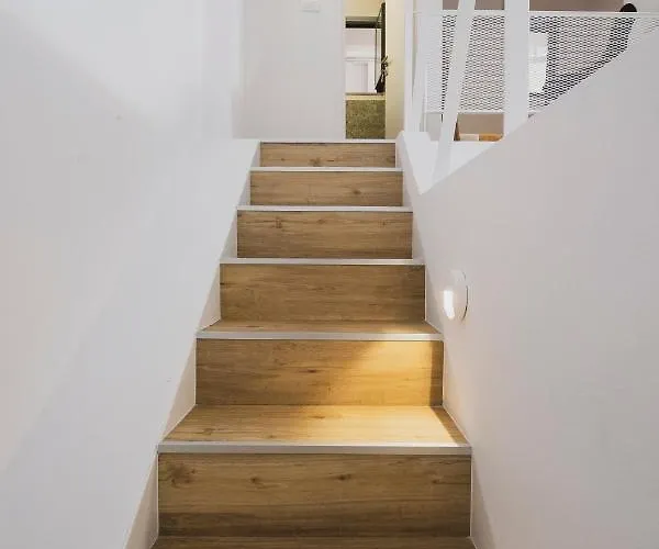 Sun-splashed Stylish Flat, Steps To Old Town Apartman Hriszí Aktí Haniá